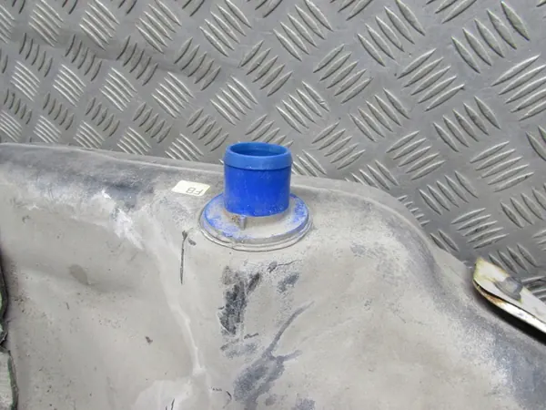 Réservoir de carburant Opel Astra H 04-14 13224309 image 7