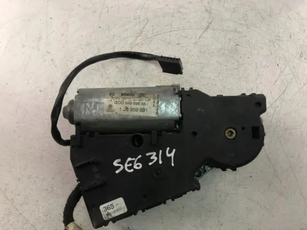 Moteur toit ouvrant VW OEM 1J6959591 Golf IV 1.6L image 3