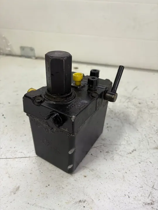 Pompe de levage cabine Mercedes Actros 103803.6 image 4