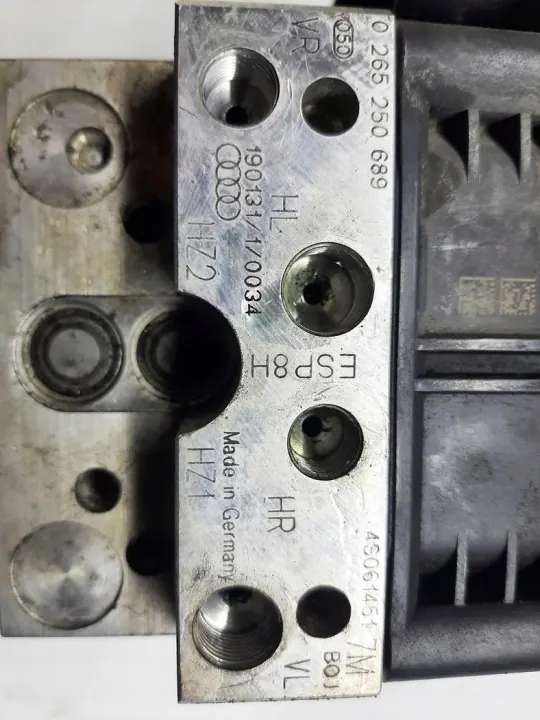 Audi R8 ABS-Pumpe OEM 4S0907379J - Gebraucht image 7
