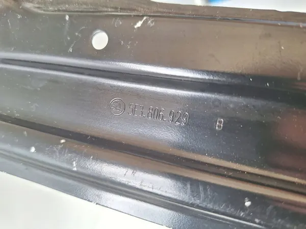 SKODA OCTAVIA IV 5E3 SUPPORT DE PARACHOCS GAUCHE OEM 5E3806929B image 3