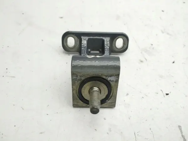 VW T-ROC Heckklappenscharniere OEM 5G6827301D image 3