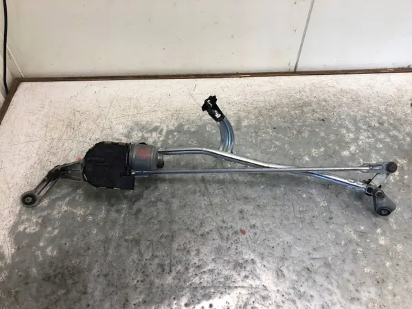 Mercedes W205 pyyhinmekanismi OEM A2058200740 image 5