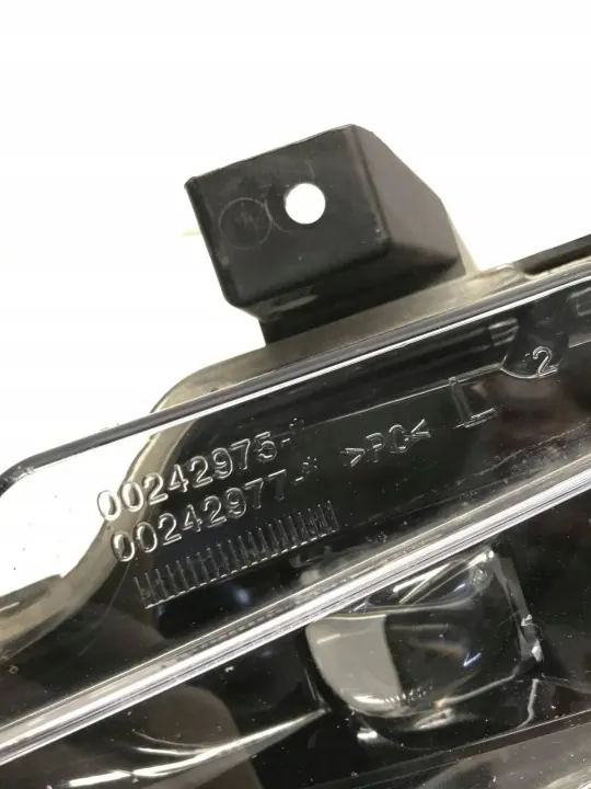 Tesla Model Y Vasen Halogeeni LED DRL OEM 1507932-00-C image 4