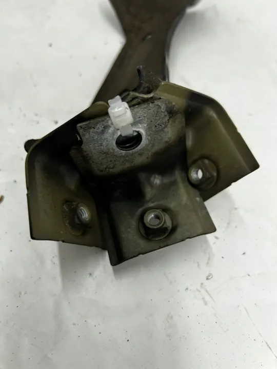 Vänster skärm fäste set 4st VW Passat B8 3G0821141A image 2