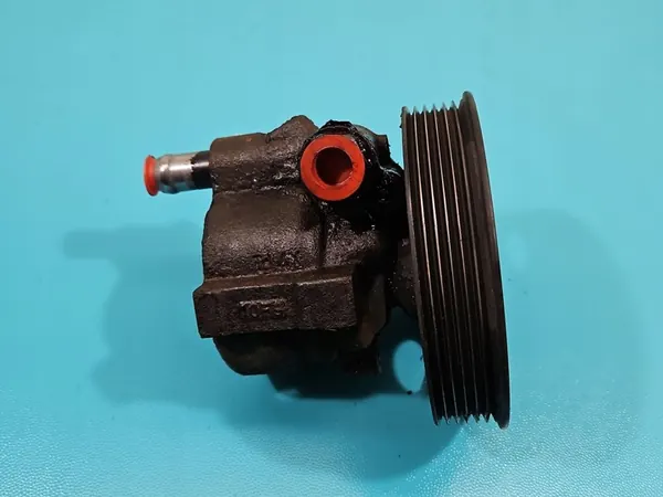 Bomba de direção assistida Dacia Sandero I 08-12 1.4 8V image 3