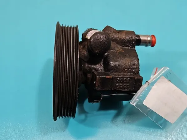 Bomba de direção assistida Dacia Sandero I 08-12 1.4 8V image 7