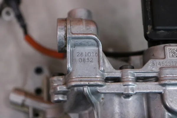 Volvo Oljepump OEM 31452517 för XC60 D4 2.0d image 9