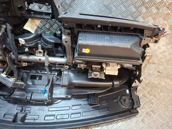 Panel de consola OEM S26312925 para Renault Clio IV image 9