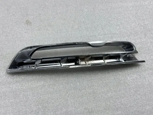 Pièce de finition Mercedes-Benz OEM A2228680400 image 3