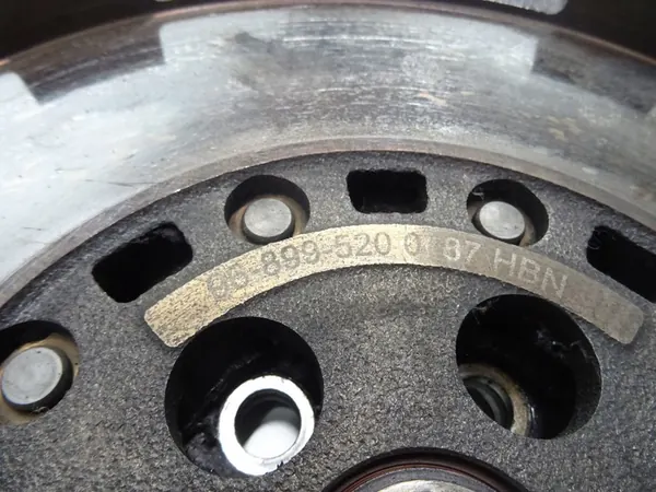 Opel OE 96899520 Kaksimassaväkä image 2