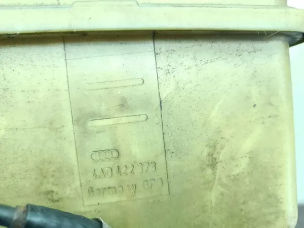 Audi A8 D2 Federungsflüssigkeitsbehälter OEM 4A0422373 image 3