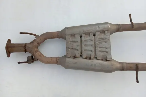 Silenciador central Infiniti Q60 G37 OEM 20300JL50A image 3