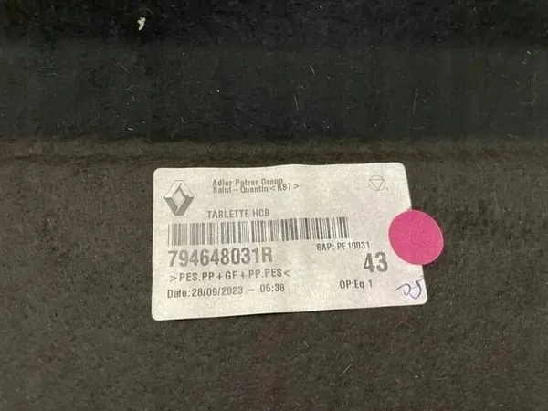 Prateleira porta-bagagens traseira Renault Scenic E-Tech OEM 794648031R image 3