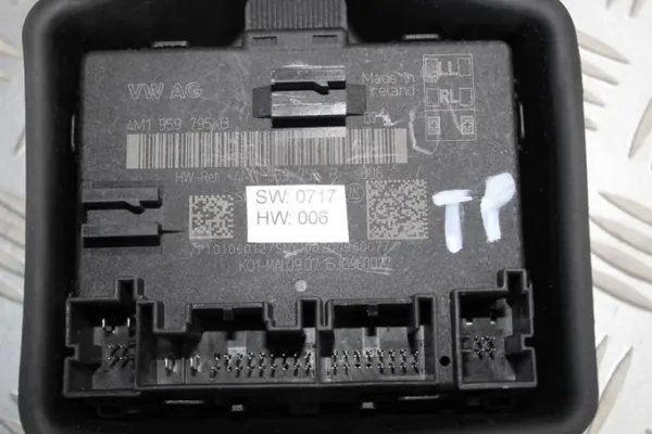 Módulo controle porta Audi OEM 4M1959795B - Usado image 3