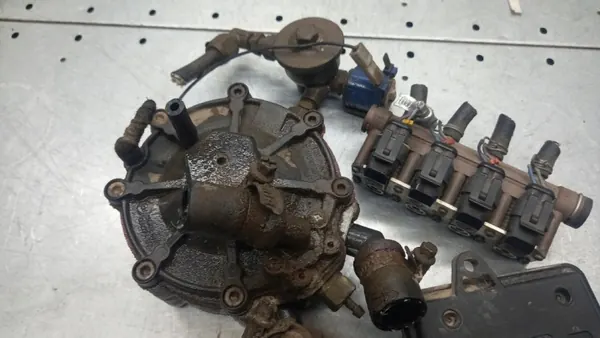 Kit LPG FORD para Mondeo MK3 1.8B Familiar - Usado image 6