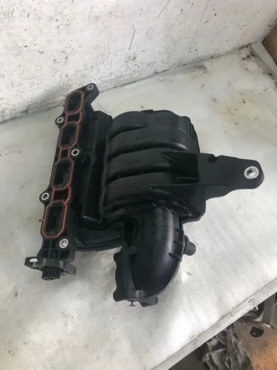 Colector de Admisión Nissan OE OEM 7246709100 - Usado image 2