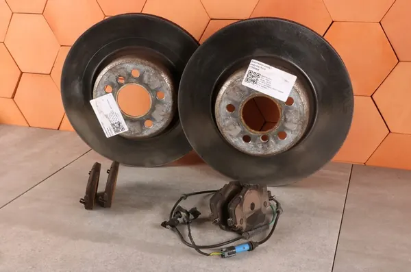 Discos e pastilhas de freio dianteiros BMW 5' G30 G31 X3 G01 X4 G02 6860907 image 2