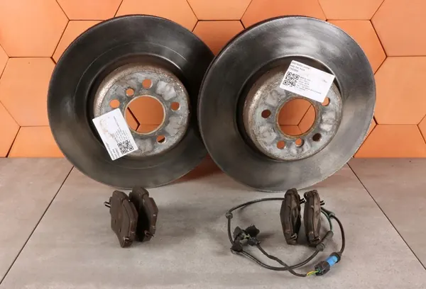 Discos e pastilhas de freio dianteiros BMW 5' G30 G31 X3 G01 X4 G02 6860907 image 3