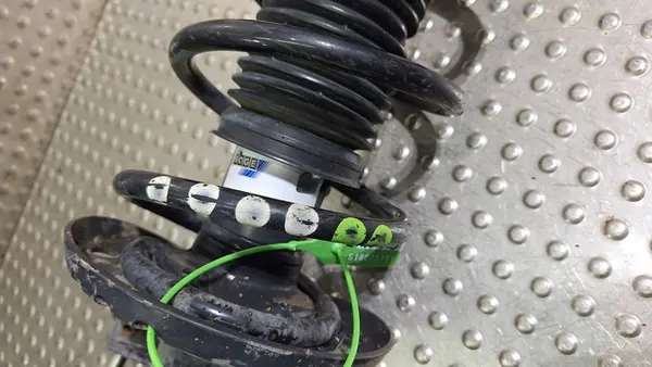 Snodo ammortizzatore anteriore destro VW T-ROC Audi Q3 II image 8