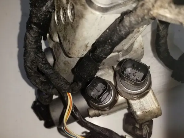 Begagnad BMW hydraulpump OEM 6775258 5-serien image 9