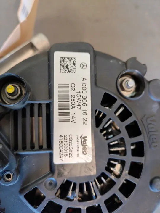 A0009061622 Alternator Mercedes Vito W253 Valeo image 4