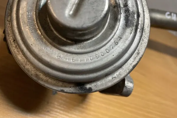 Válvula EGR MERCEDES-BENZ E (W210) 2.2L Diesel A6110900754 image 2