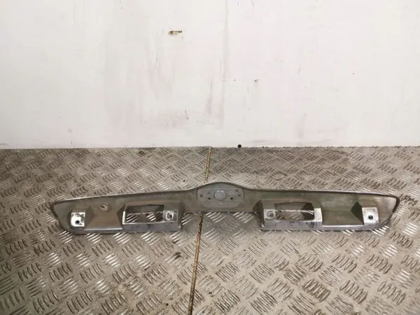 Mazda Tribute Armaturenbrett-Leuchtstreifen OEM FOB10822 image 3