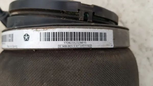 Bakre luftfjädring OEM P68029912AE för Jeep Grand Cherokee image 6