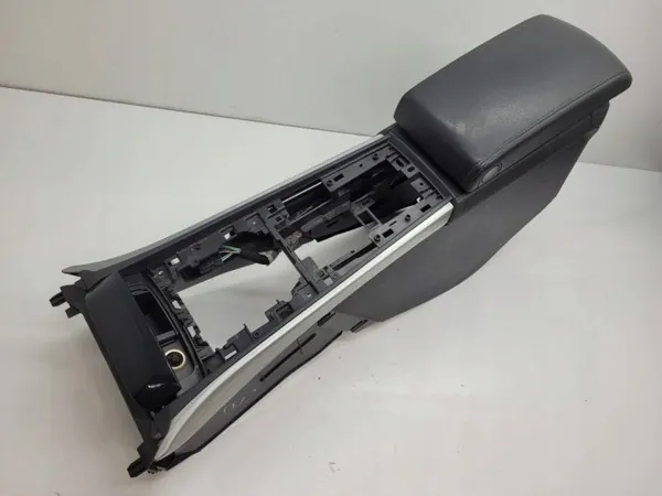 Console centrale OEM AUST132140 avec accoudoir Peugeot 508 image 2