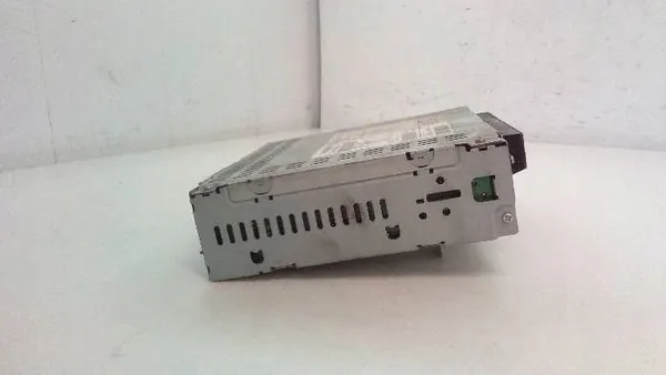 Lecteur CD Volvo V50 OEM 8696051-1 - Occasion image 4
