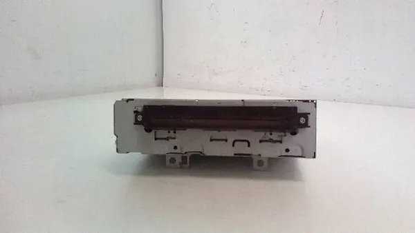 Lecteur CD Volvo V50 OEM 8696051-1 - Occasion image 8