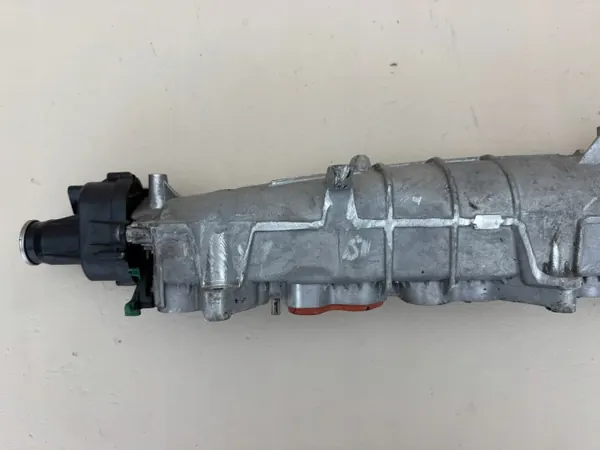 Colector de Admisión BMW X5/X6 OEM 8570791 Usado image 10