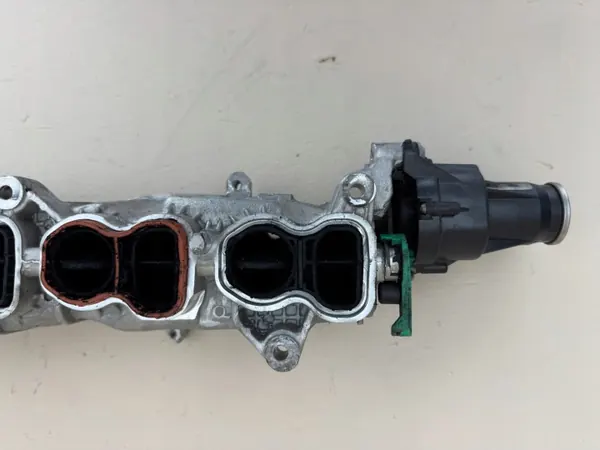 Colector de Admisión BMW X5/X6 OEM 8570791 Usado image 4