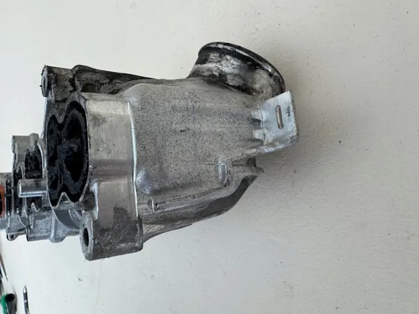 Colector de Admisión BMW X5/X6 OEM 8570791 Usado image 7