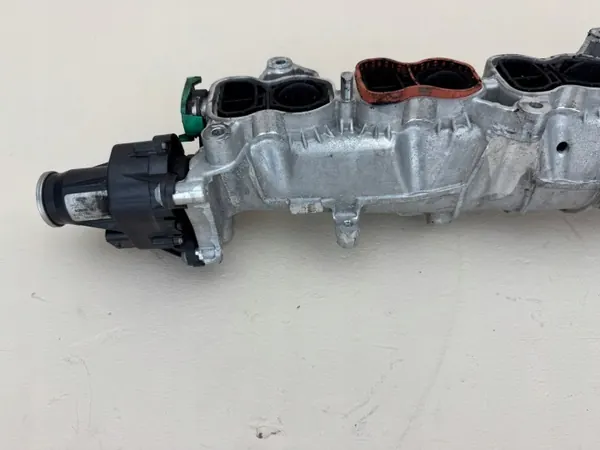 Colector de Admisión BMW X5/X6 OEM 8570791 Usado image 8