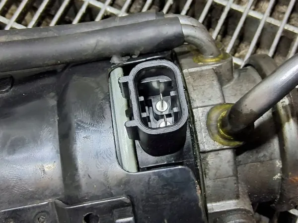 Filtro de combustível usado OEM SKE57097 Hyundai i40 image 7