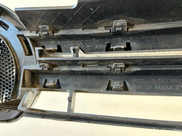 VW Golf VI Grill 5K0853651AF image 4