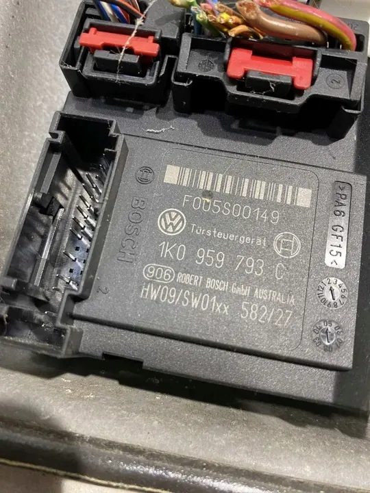 Elevador de vidro traseiro esquerdo VW 1K3837461A image 5