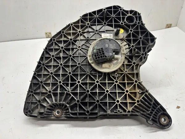 AdBlue-tank Audi A4 B9 OEM 8W0131878AM image 3
