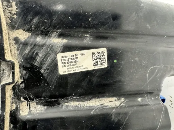 AdBlue-tank Audi A4 B9 OEM 8W0131878AM image 4