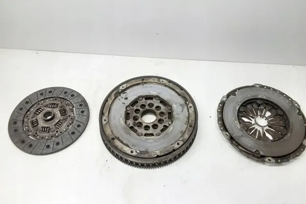 Kit de embreagem VOLVO XC60 II 2.4L Diesel 2011 OEM 30787972 image 5