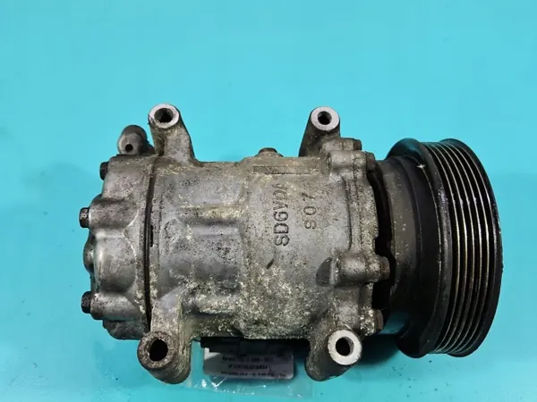 Compresseur AC OEM 8200953359-A pour Renault Clio III 1.5 DCI image 7
