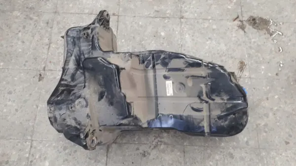 AdBlue-tank OEM 4M0131878BF voor Audi Q7 3.0 TDI image 2