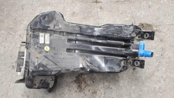 AdBlue-tank OEM 4M0131878BF voor Audi Q7 3.0 TDI image 5