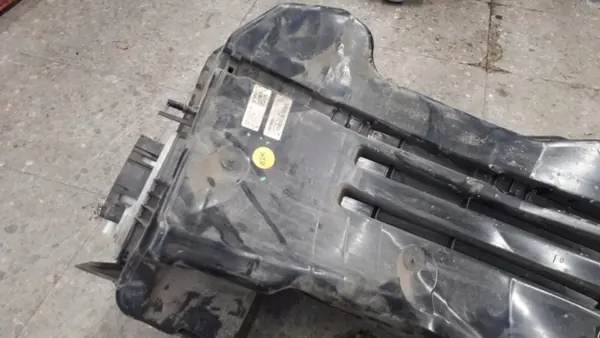 AdBlue-tank OEM 4M0131878BF voor Audi Q7 3.0 TDI image 8