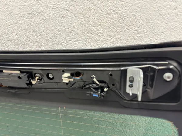 BMW 5 F10 F11 baklucka öppningsglas OEM image 10