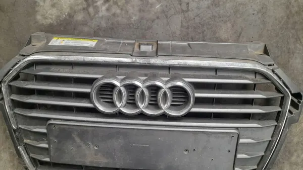 Grille sier Audi A1 8X S Line OEM 8XA853651B image 4