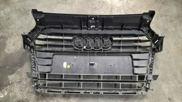 Grille sier Audi A1 8X S Line OEM 8XA853651B image 5