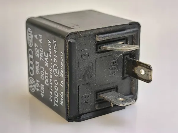 Audi A4 S4 B5 2000 Rela image 2